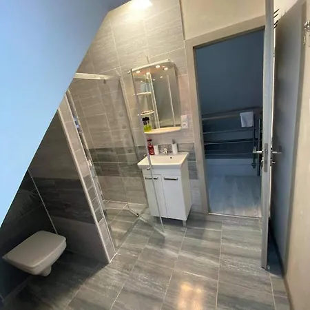 Centrum S- Dom Kwatera prywatna *